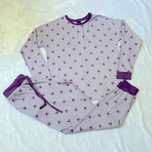 Minnie Mouse Pajama Set - Picture 1 of 8